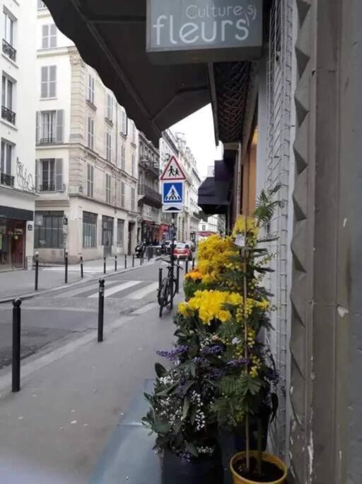 Apartment Renove Calme Triangle D'or Canal St Martin Paris